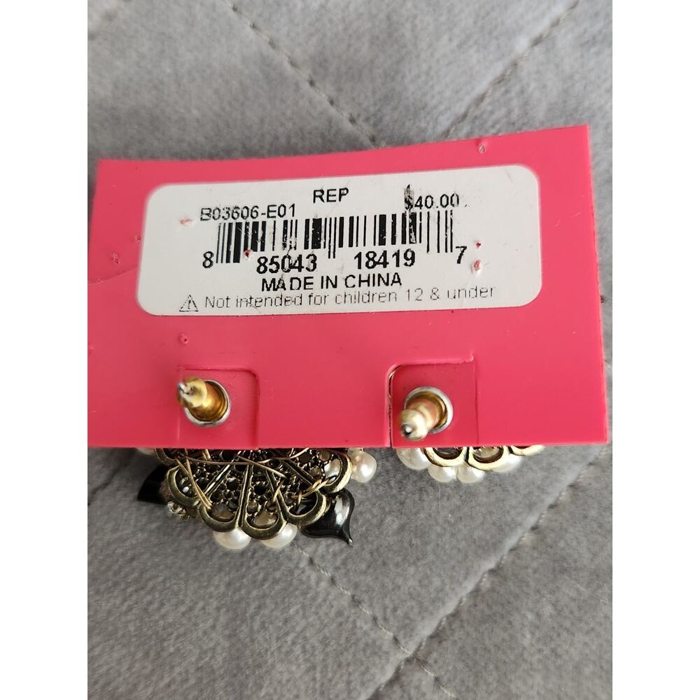 New Betsey Johnson Y2K Pearl Rhinestones Bows Gold Stud Fashion Earrings - Picture 3 of 3